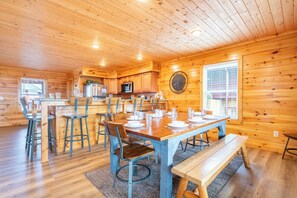 Dining - *Private 4BD Pool Retreat | Games, Hot Tub, Views* (Sevierville)