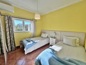 3 bedrooms, iron/ironing board, travel crib, free WiFi