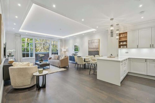 Luxury 2BR|Exclusive Gated Development by Tempstay