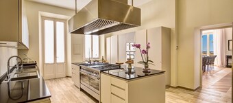 VILLA ELEGANZA - Huit Chambres Villa, Couchages 16