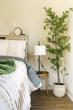 2 habitaciones, tabla de planchar con plancha, wifi y ropa de cama 