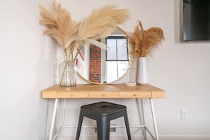 Interior - THe Short North Pearl - Free parking (Columbus)