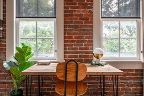 Interior - THe Short North Pearl - Free parking (Columbus)