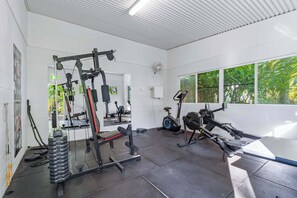 Fitness facility - Tropical Resort Apartment (Cannonvale)