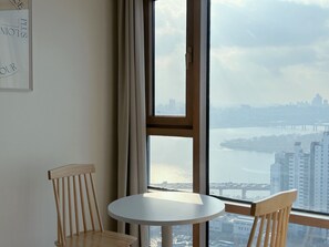 Dining - 2#[Mapo Station] Best View! Han River View- Skyline Stay (Seoul)