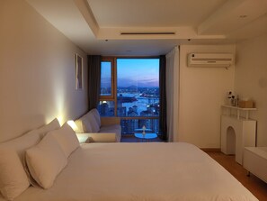WiFi, bed sheets, wheelchair access