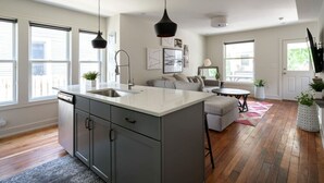 Interior - Spacious Cottage in the Heart of Italian Village (Columbus)