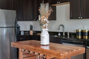 Private kitchen - The Short North Retreat IV - Free Parking (Columbus)