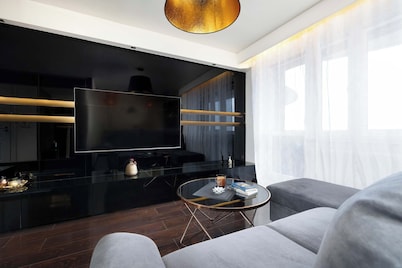 Air-conditioned Apartment | 2 Balconies and City View