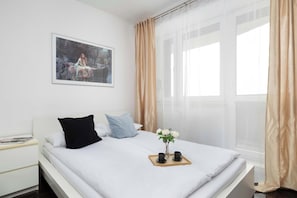 1 bedroom, iron/ironing board, travel cot, WiFi - Air-conditioned Apartment | 2 Balconies and City View (Katowice)