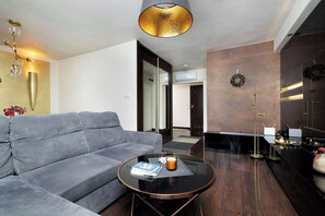 TV, offices - Zawiszy Czarnego 4 Katowice | Air Conditioned Apartment with 2 Balconies and City View (Katowice)