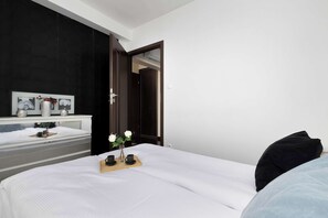 Bügeleisen/Bügelbrett, Reisekinderbett, WLAN, Bettwäsche