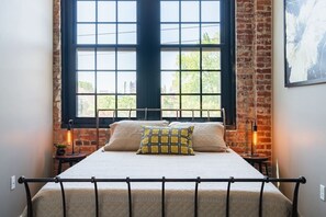 Room - Industrial Flat - EJ Thomas Factory - Short North (Columbus)