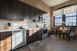 Fridge, microwave, oven, stovetop - EJ Thomas Apt. - Short North w/ Free Parking (Columbus)
