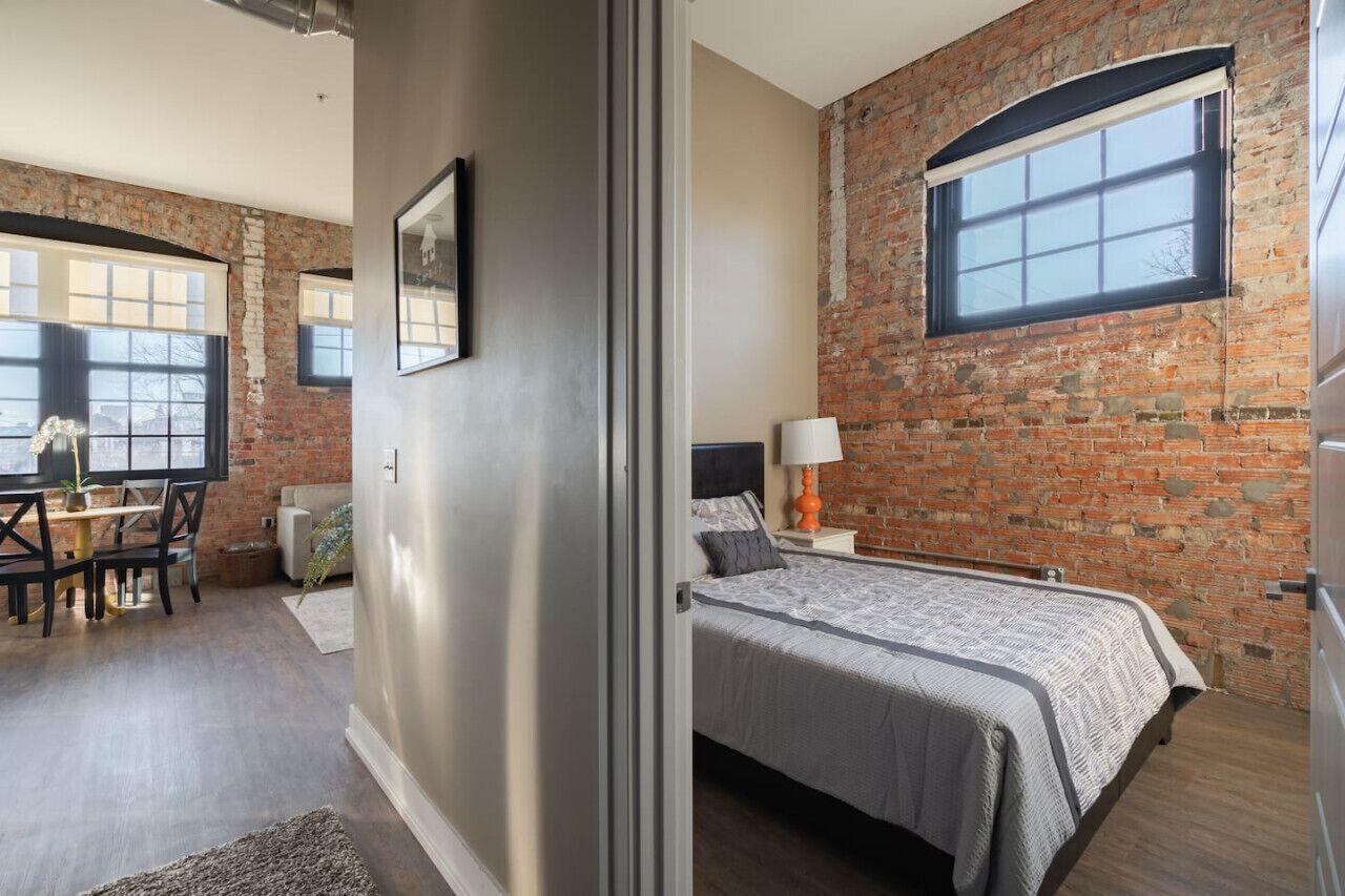 1 bedroom, desk, iron/ironing board, WiFi
