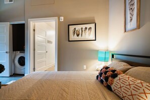 Room - Bohemian Flat - Short North - Free Parking (Columbus)