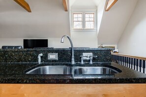 Interior - Eclectic Carriage House in a Vibrant Neighborhood (Columbus)