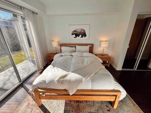 3 bedrooms, travel cot, WiFi, bed sheets - Beautifully Decorated Ski Condo with Mtn Views (Mammoth Lakes)