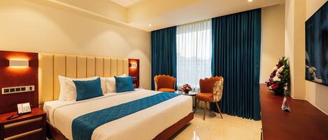 In-room safe, desk, laptop workspace, blackout drapes