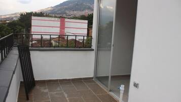 Studio Suite Junior, balkon, pemandangan kota | Eksterior