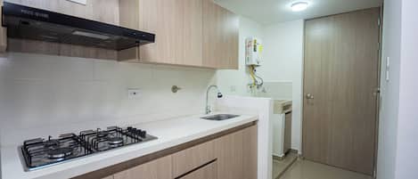 Studio Supérieur, vue ville | Cuisine privée | Plaque de cuisson, lave-vaisselle