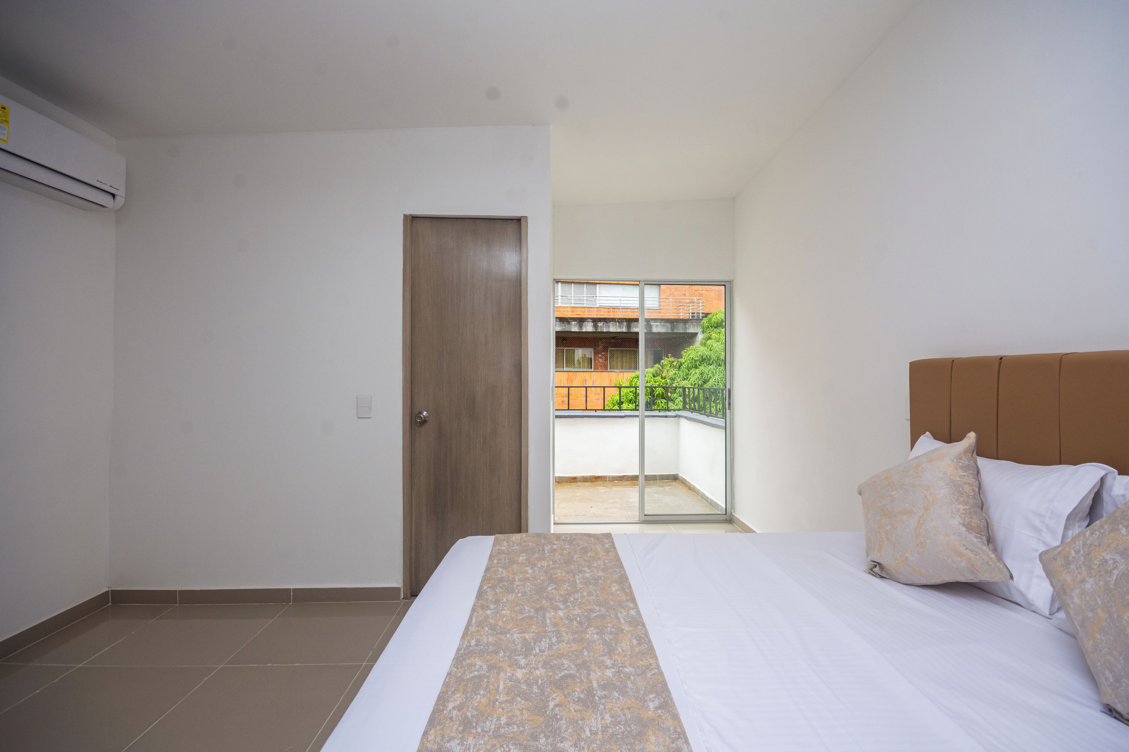 Junior Studio Suite, Balcony, City View | Free WiFi, bed sheets
