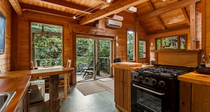 Cedar Nest at Emerald Forest-Relax, Nature, Beach!