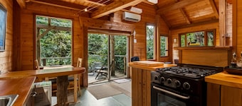 Cedar Nest at Emerald Forest-Relax, Nature, Beach!