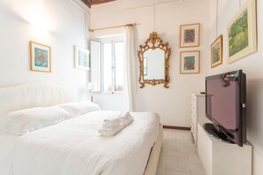 Schreibtisch, Bügeleisen/Bügelbrett