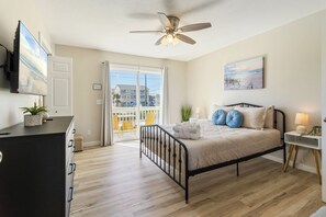 2 bedrooms, desk, iron/ironing board, free WiFi - Modern Oasis: Private Hot Tub, Fenced Yard, Grill-Serenity by the sea (Panama City Beach)