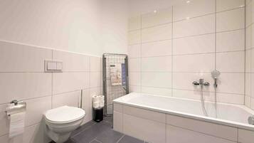 Handtücher, Seife, Toilettenpapier