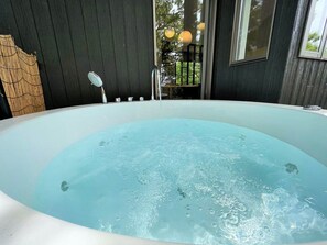 Unclassified image, 5 of 8, button - A designer villa "floating" in the woods of Izu Kogen, designed by an architect to engage all five senses (accommodates up to 5 guests) (伊東市八幡野)