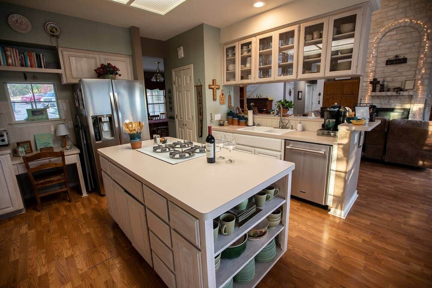 冰箱、微波炉、烤箱、炉灶