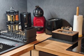 Private kitchen - Cosy & New - Ideally located near Paris and Orly (Chevilly-Larue)