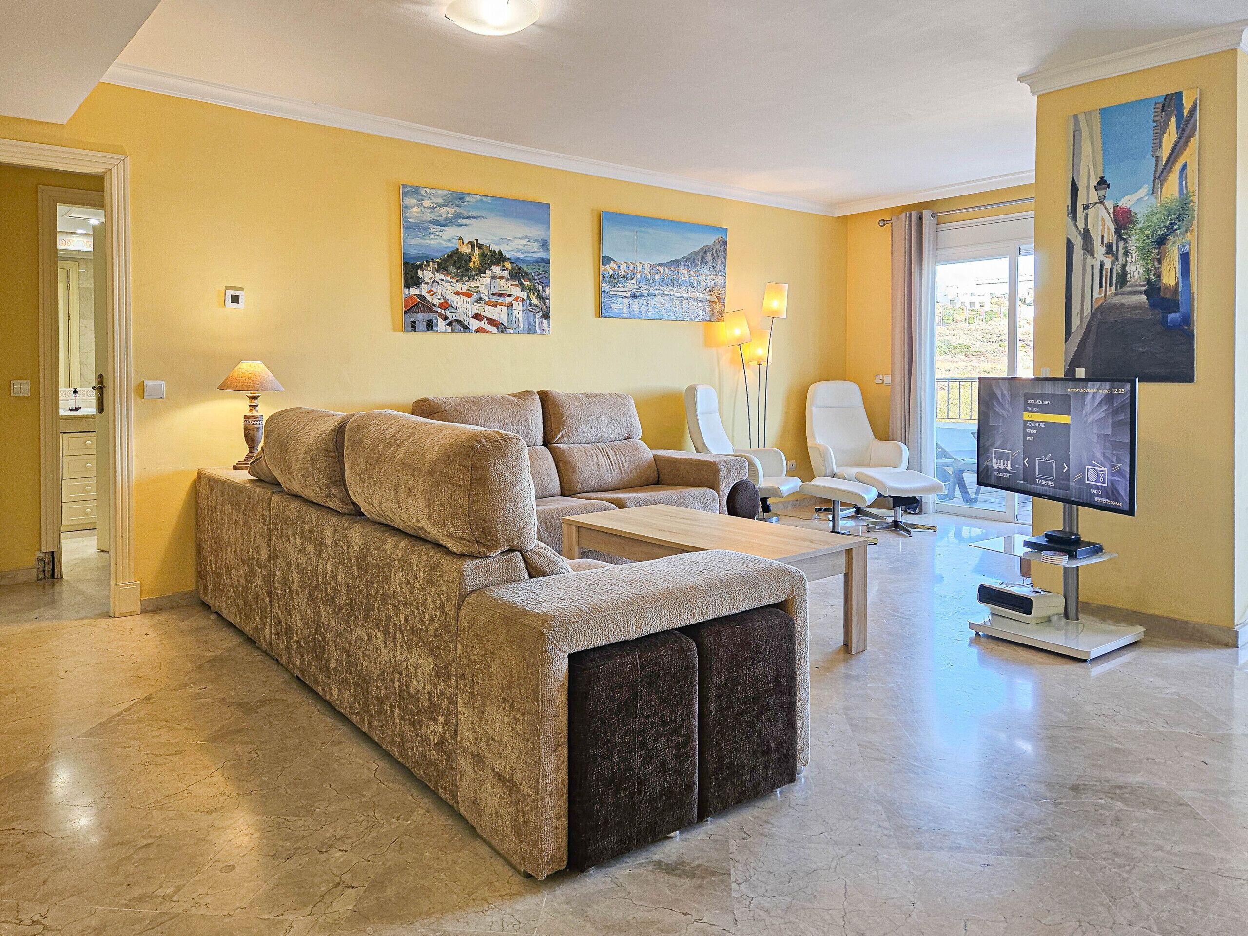 Amplia Casa Adosada De 4 Dormitorios En Bahía De Casares - Estepona