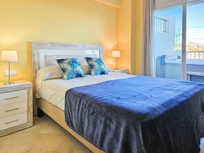 4 bedrooms, iron/ironing board, free WiFi