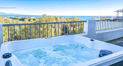 Spacious 4 Bedroom Townhouse in Bahia de Casares