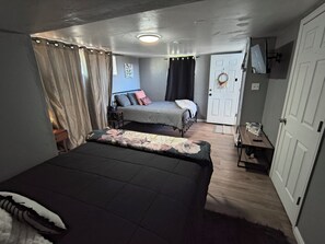 4 Schlafzimmer, Bügeleisen/Bügelbrett, kostenloses WLAN, Bettwäsche