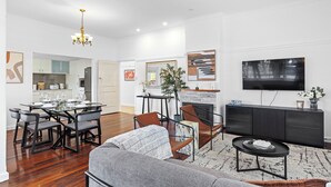 Smart TV, offices, computer monitors - Charming 3BR Home: Central Carlisle (Carlisle)