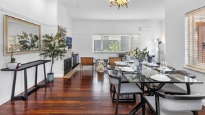 Dining - Charming 3BR Home: Central Carlisle (Carlisle)