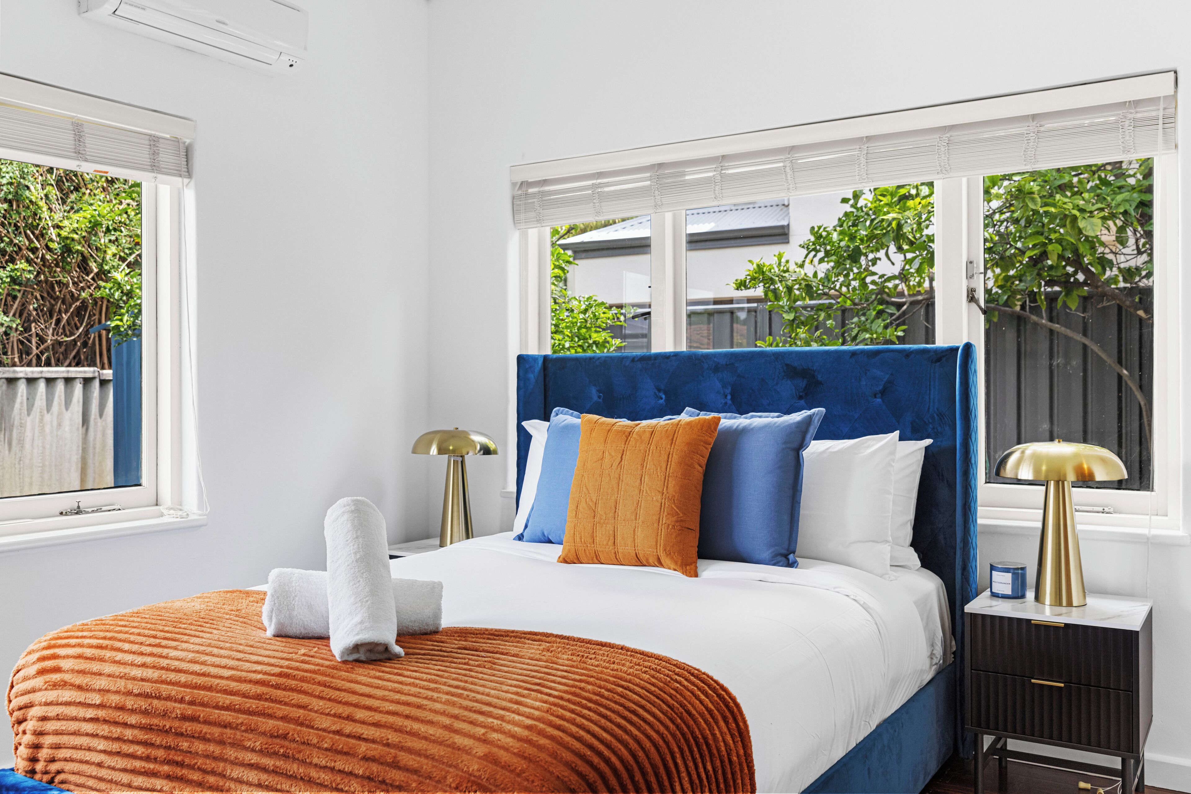 Bureau, fer et planche à repasser, lit parapluie, Wi-Fi gratuit