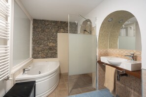 Hair dryer - Idyllic Studio in the forest. Armonía Natura House (Camargo)