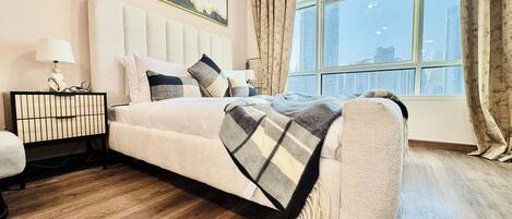 Appartamento Business, vista città | Biancheria da letto di alta qualità, una cassaforte in camera