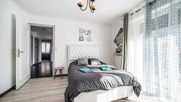 4 bedrooms, WiFi, bed sheets