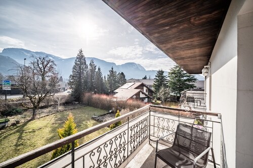 Villa « L'Oranaise » : Vue Montagne, Terrasse Privée et Wi-Fi