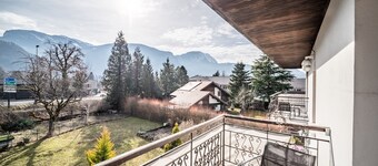 Villa "L'Oranaise": Mountain View, Private Terrace & Wi-Fi