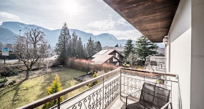 Villa « L'Oranaise » : Vue Montagne, Terrasse Privée et Wi-Fi