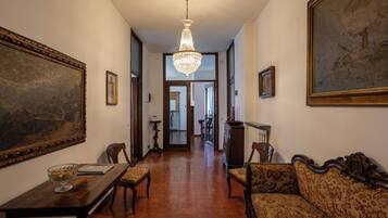 Villa Gabri 1 con terrazza e vista parco | Blackout drapes, iron/ironing board, free WiFi