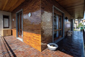 Villa Gabri 1 con terrazza e vista parco | Terrace/patio - Villa Gabri 1 e 2 (Arona)