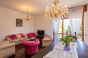 Villa Gabri 1 con terrazza e vista parco | Περιοχή καθιστικού